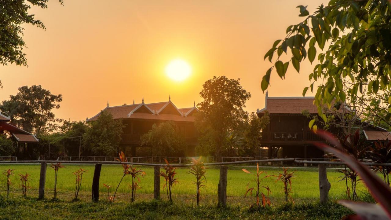 Mane Hariharalaya Hotel Siem Reap Exterior photo